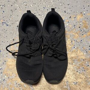 Nike Womens Black Roshe